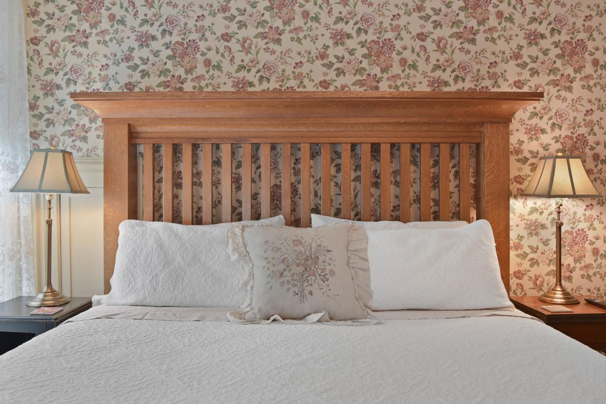 The Foxglove Inn Стърджън Бей Екстериор снимка