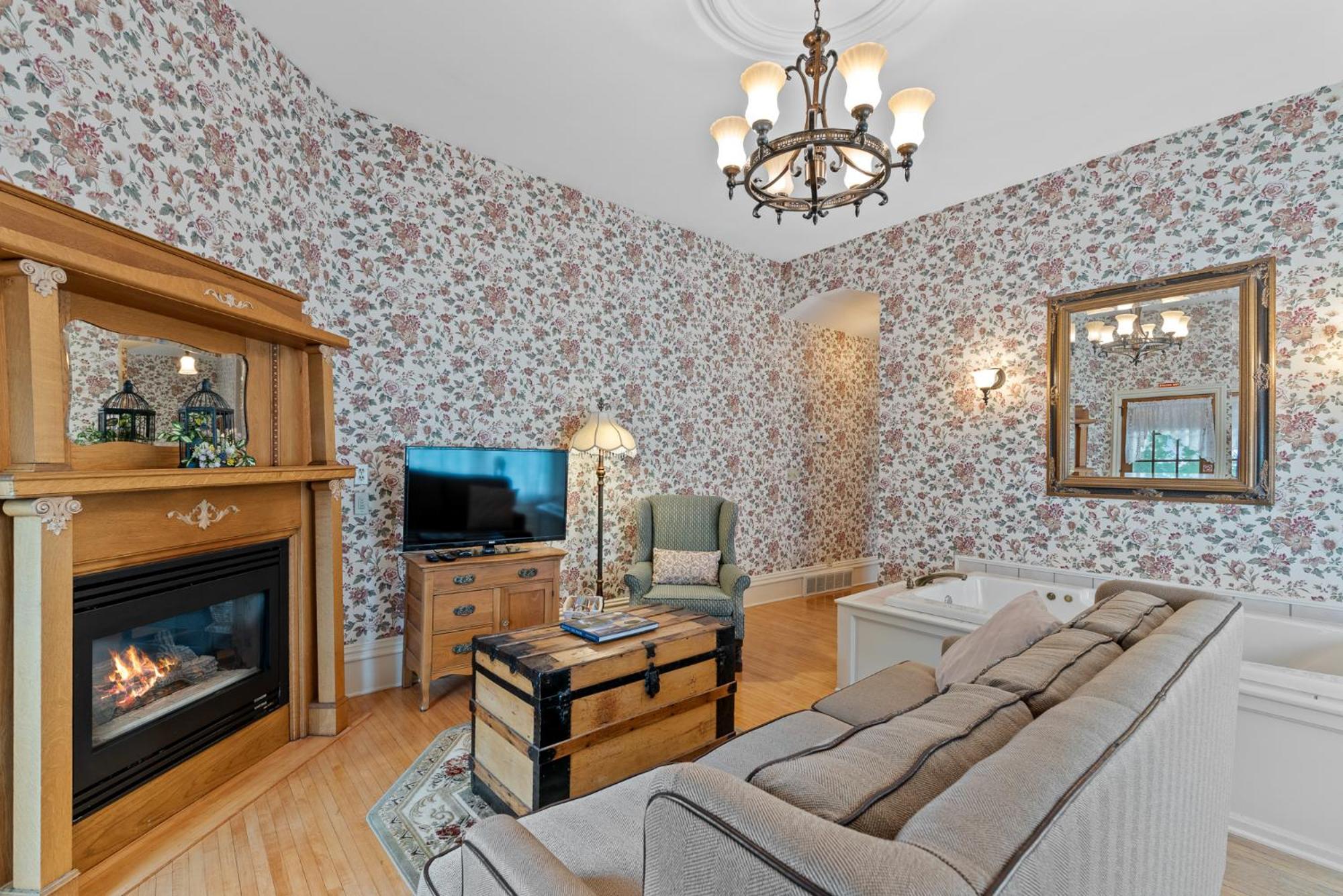 The Foxglove Inn Стърджън Бей Екстериор снимка