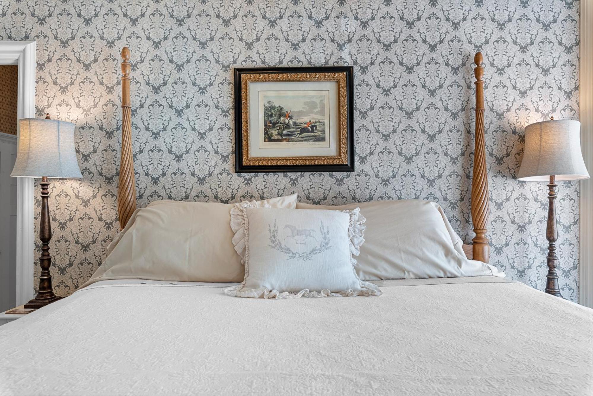 The Foxglove Inn Стърджън Бей Екстериор снимка
